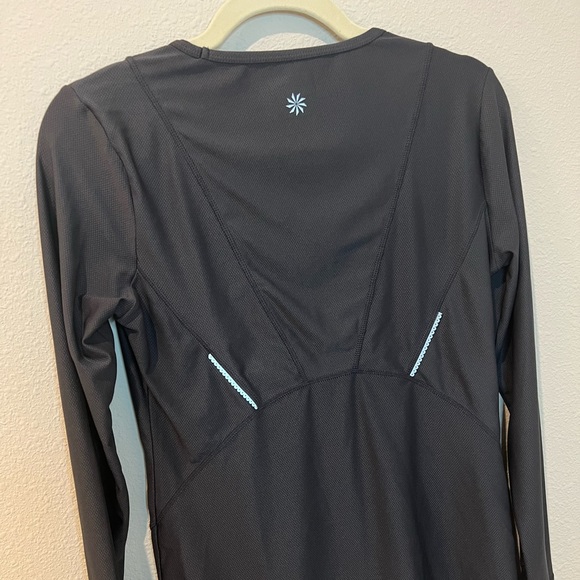 Athleta Grey Fitted Top Size Small Long Sleeve - Picture 6 of 7